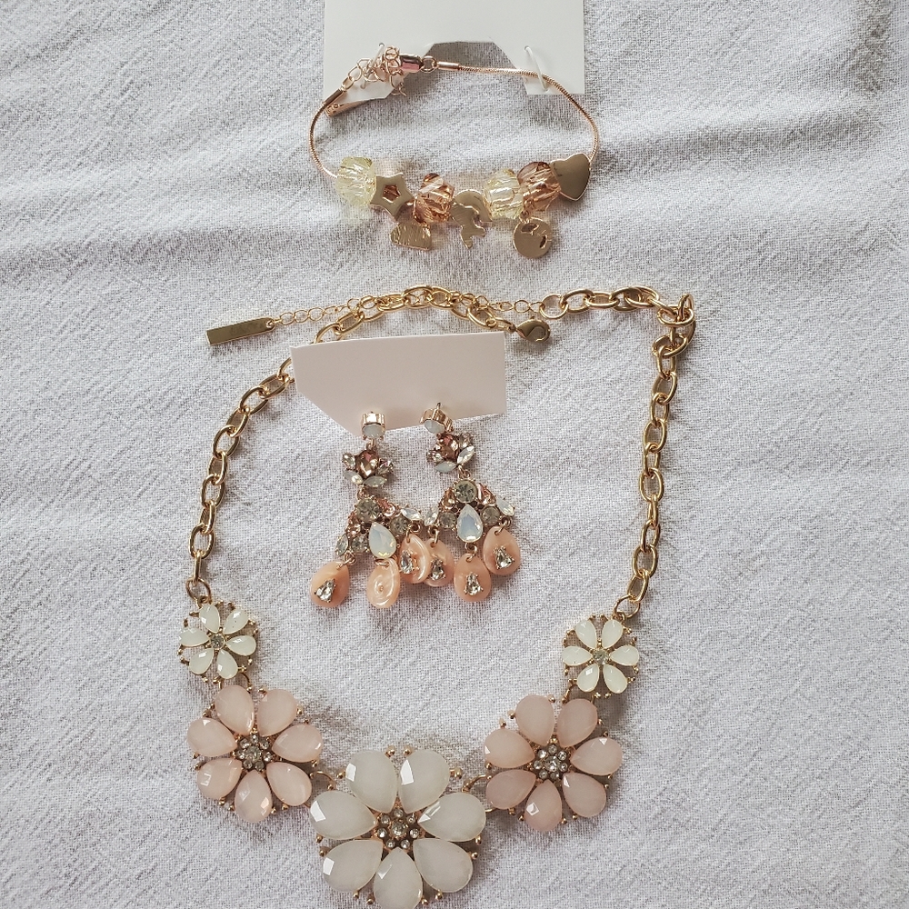 Jewelry by Joe Fresh, Canadian brand.